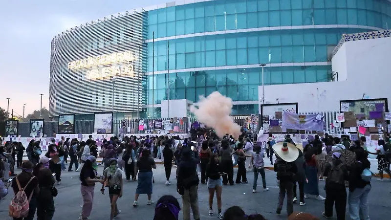 Marcha por el Día Internacional de la Mujer en Puebla